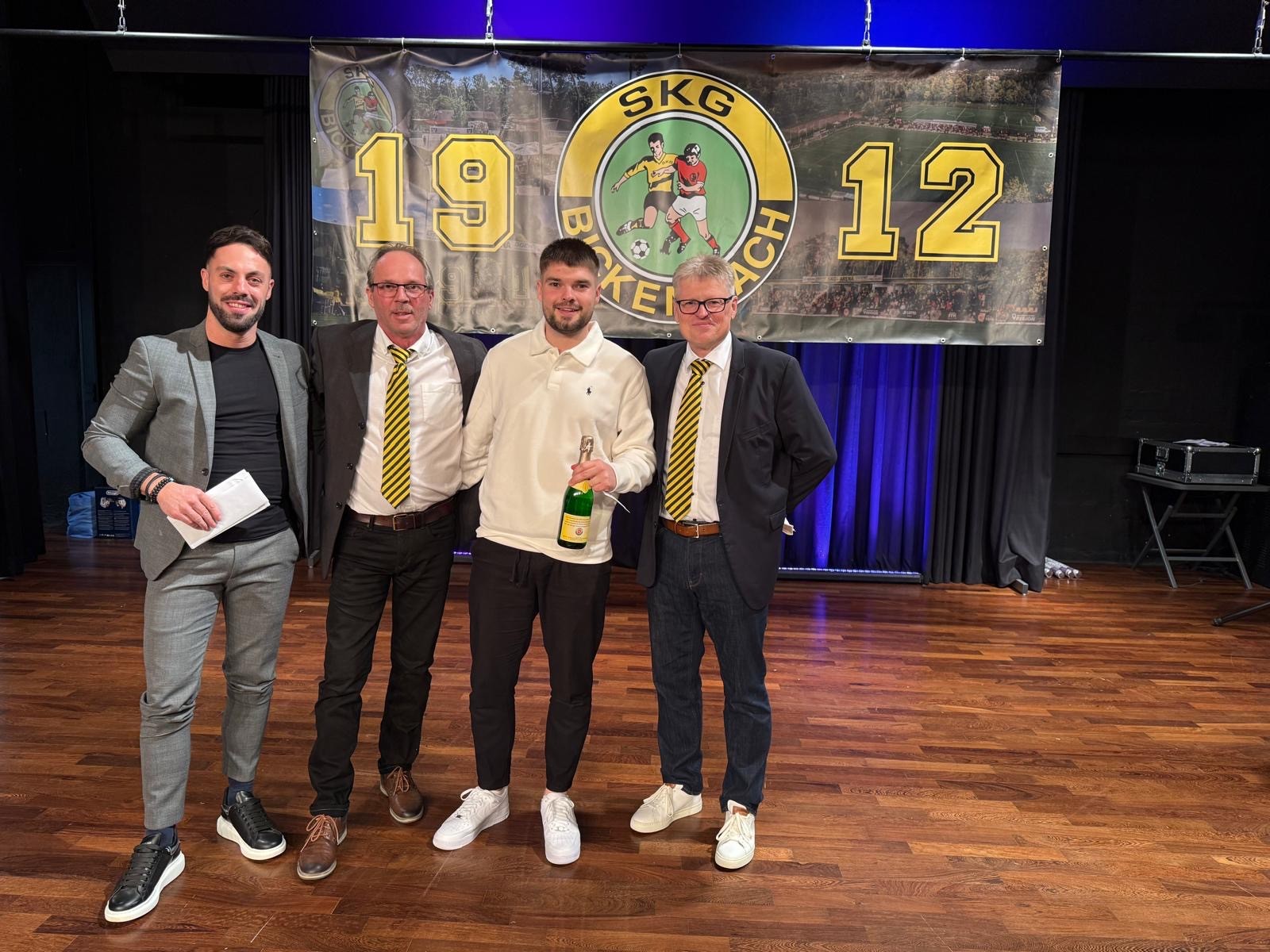 Spielerehrung: Dennis Nestler für 218 Spiele